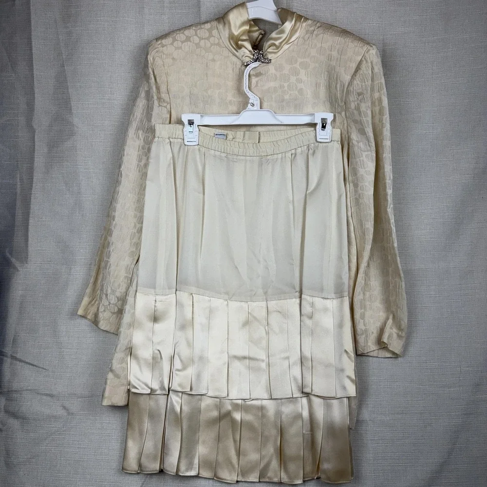 VTG Richard Warren Jacket Skirt Set Womens 10 White Silk Pleated Hem 2 Piece